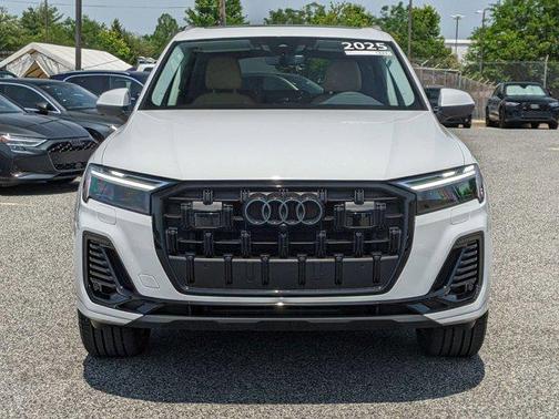 2025 Audi Q7 45 Premium Plus