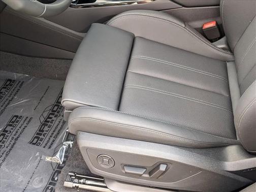 2025 Audi Q6 e-tron Premium Plus quattro