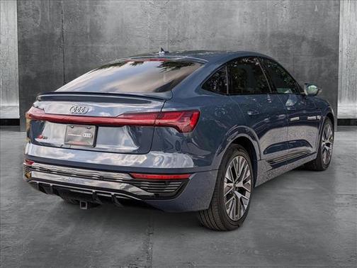 2024 Audi Q8 e-tron Prestige
