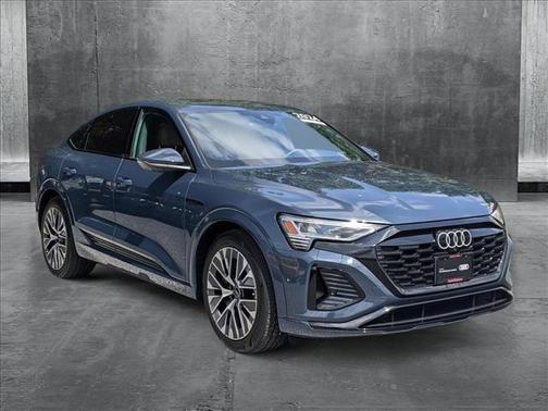 2024 Audi Q8 e-tron Prestige