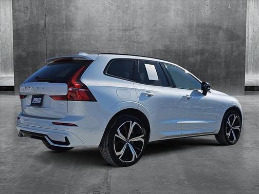 2022 Volvo XC60 Recharge Plug-In Hybrid T8 R-Design
