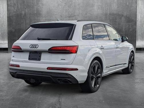 2025 Audi Q7 55 Premium Plus
