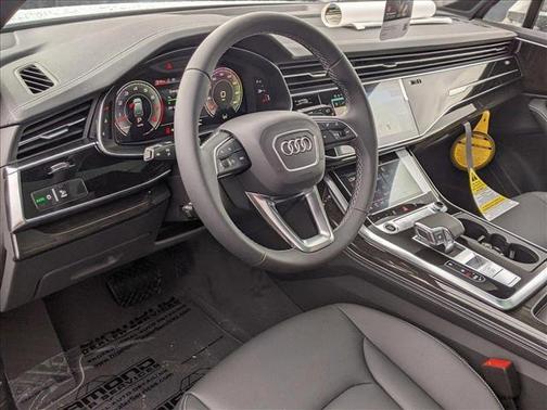 2025 Audi Q7 55 Premium Plus