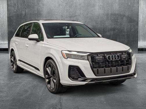 2025 Audi Q7 55 Premium Plus