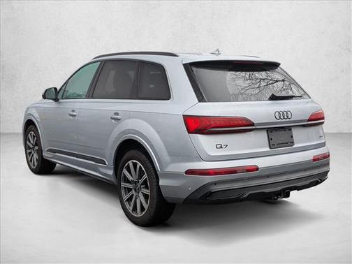 2024 Audi Q7 45 Premium Plus