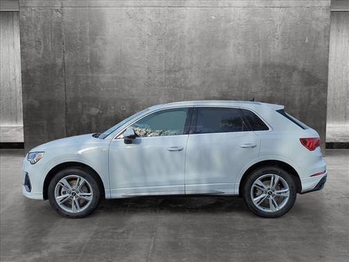 2024 Audi Q3 Premium 45 TFSI S line quattro Tiptronic