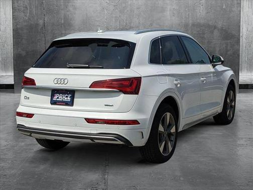 2022 Audi Q5 40 Premium Plus
