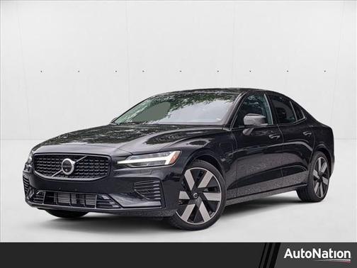 2025 Volvo S60 Plug-In Hybrid T8 Plus