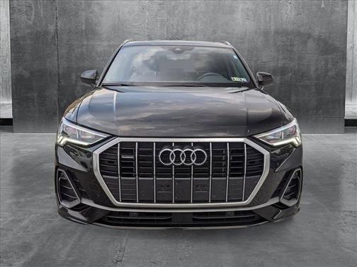 2024 Audi Q3 Premium 45 TFSI S line quattro Tiptronic