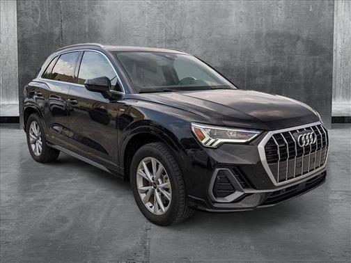 2024 Audi Q3 Premium 45 TFSI S line quattro Tiptronic