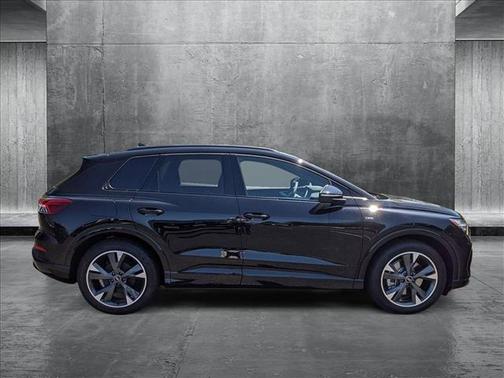 2025 Audi Q4 e-tron Premium 55 quattro