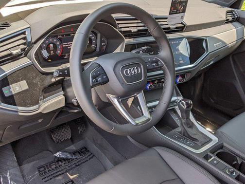 2025 Audi Q3 Premium 45 TFSI S line quattro Tiptronic