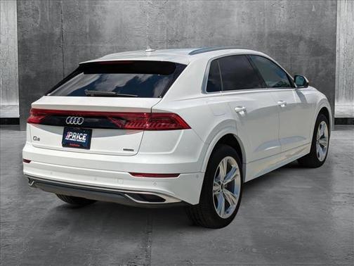 2022 Audi Q8 55 Premium Plus