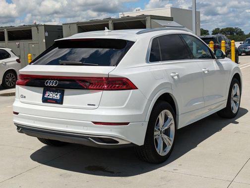 2022 Audi Q8 55 Premium Plus