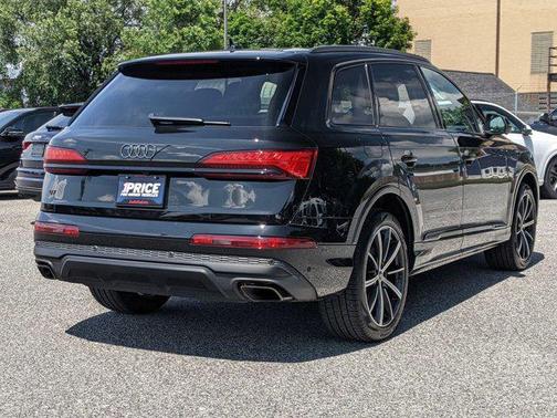 2025 Audi Q7 45 Premium Plus