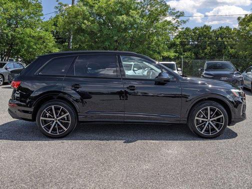 2025 Audi Q7 45 Premium Plus