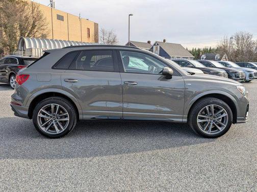 2024 Audi Q3 Premium 45 TFSI S line quattro Tiptronic
