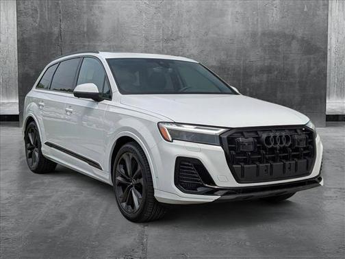 2025 Audi Q7 55 Premium Plus