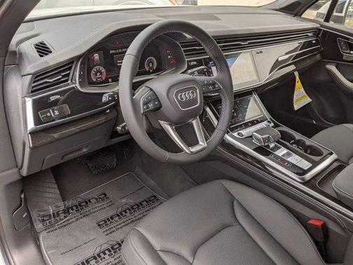 2025 Audi Q7 55 Premium Plus