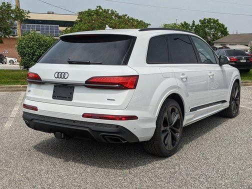 2025 Audi Q7 55 Premium Plus