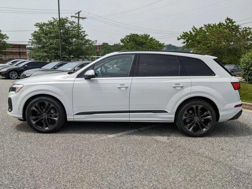 2025 Audi Q7 55 Premium Plus