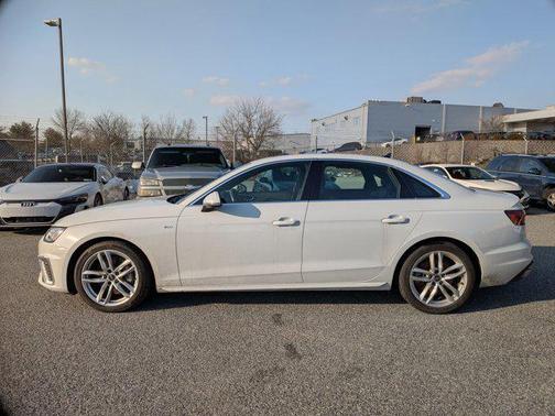 2023 Audi A4 45 S line Premium Plus