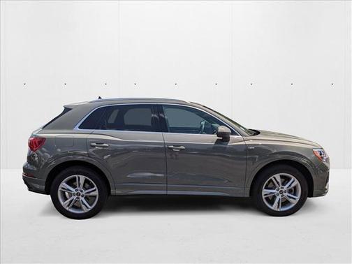 2022 Audi Q3 45 S line Premium