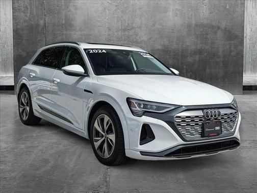 2024 Audi Q8 e-tron Premium Plus