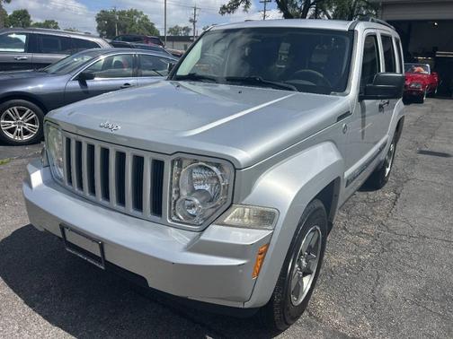 Bright Silver Clearcoat Metallic 2008 Jeep Liberty Sport