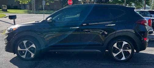 Black Noir Pearl 2016 Hyundai TUCSON Limited