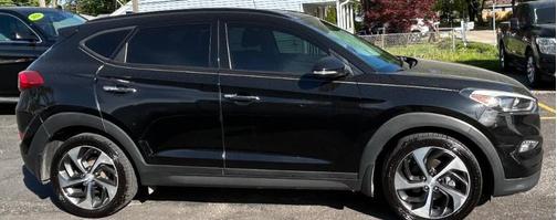 Black Noir Pearl 2016 Hyundai TUCSON Limited