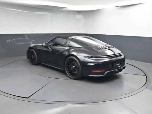 Jet Black Metallic 2026 Porsche 911