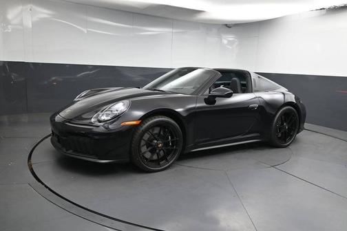 Jet Black Metallic 2026 Porsche 911