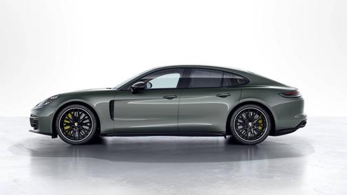 2022 Porsche Panamera 