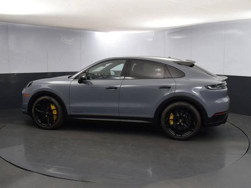 Arctic Grey 2024 Porsche Cayenne