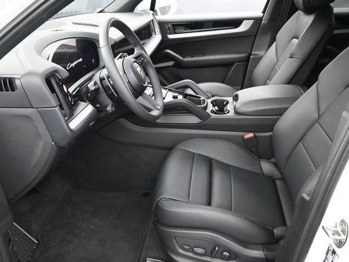 2025 Porsche Cayenne 