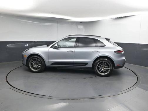 Dolomite Silver Metallic 2025 Porsche Macan
