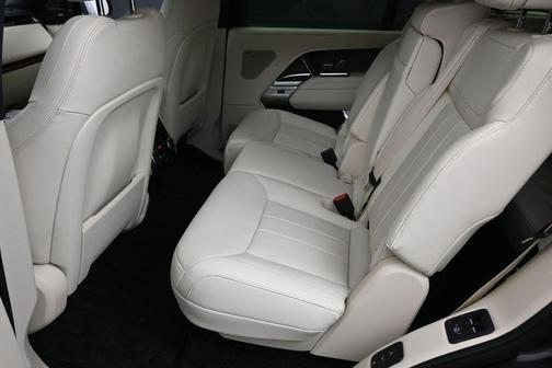 Carpathian Grey Prem Met 2025 Land Rover Range Rover P400 SE 7 Seat