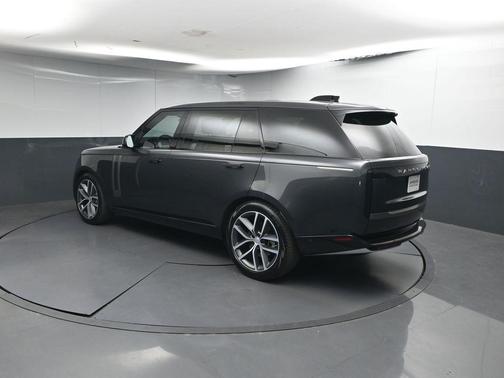 Carpathian Grey Prem Met 2025 Land Rover Range Rover P400 SE 7 Seat
