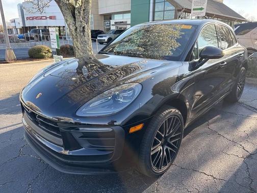Jet Black Metallic 2025 Porsche Macan
