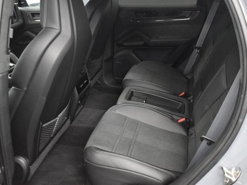 Arctic Grey 2024 Porsche Cayenne Turbo GT
