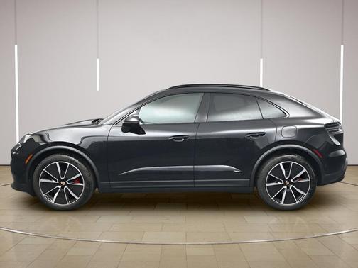 Jet Black Metallic 2025 Porsche Macan Macan Electric 4