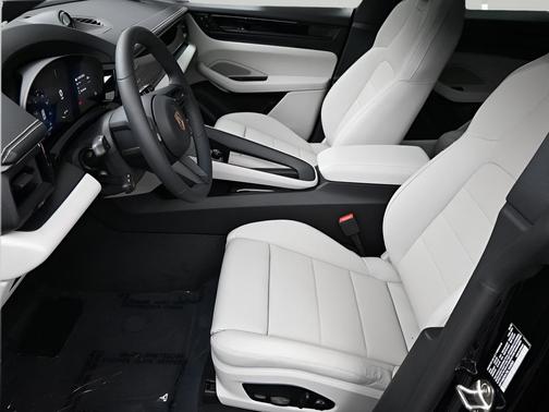 Jet Black Metallic 2025 Porsche Macan Macan Electric 4