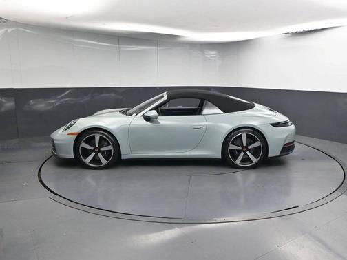 Shade Green Metallic 2025 Porsche 911