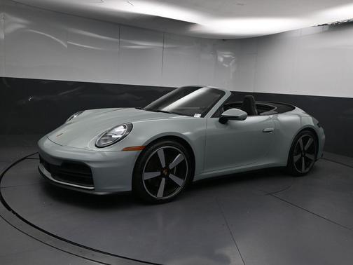 Shade Green Metallic 2025 Porsche 911 Carrera