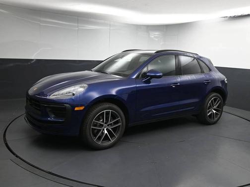 Gentian Blue Metallic 2026 Porsche Macan