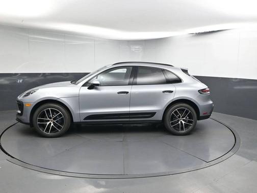 Dolomite Silver Metallic 2025 Porsche Macan