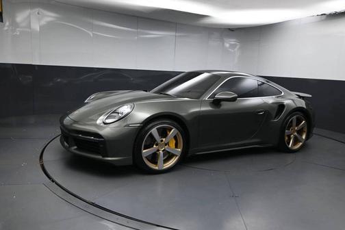 Aventurine Green Metallic 2021 Porsche 911