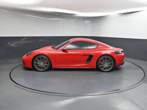 Guards Red 2025 Porsche 718 Cayman