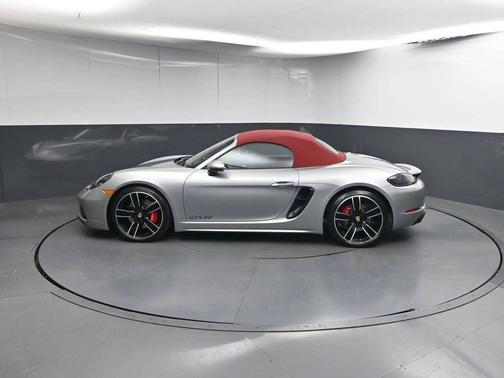 2022 Porsche 718 Boxster 